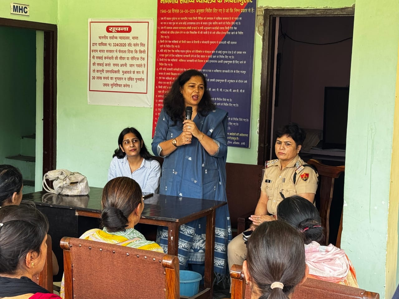 महिला थाना हांसी में मानसिक स्वास्थ्य एवं तनाव प्रबंधन विषय पर हुआ जागरूकता शिविर का आयोजन